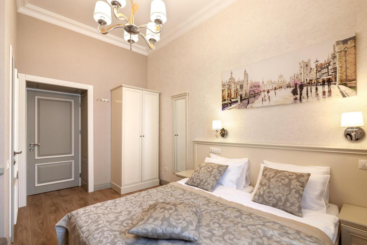 Royal mini-apart hotel on Serbska 6 Lviv Exteriör bild